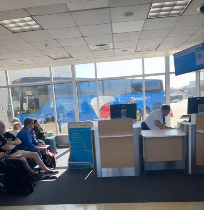 Passenger Shows Up For American Airlines &ldquo;Flight&rdquo;&mdash;Finds Bus Waiting At Gate