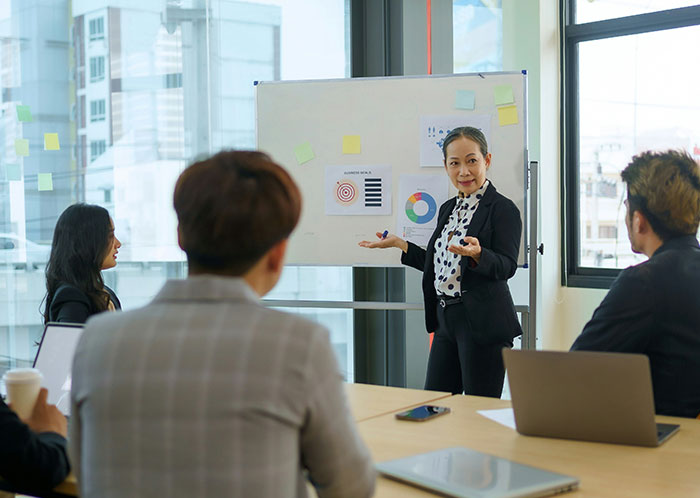 “Most Awkward 20 Seconds Of My Life”: 30 Hilariously Awkward Moments In Serious Situations