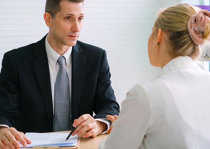 “Most Awkward 20 Seconds Of My Life”: 30 Hilariously Awkward Moments In Serious Situations