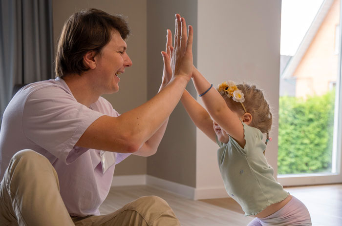 Aunt Wrongly Takes Heat From Folks For 'Poor Babysitting,' Refuses To Help Them With Niece At All Aunt Wrongly Takes Heat From Folks For 'Poor Babysitting,' Refuses To Help Them With Niece At All