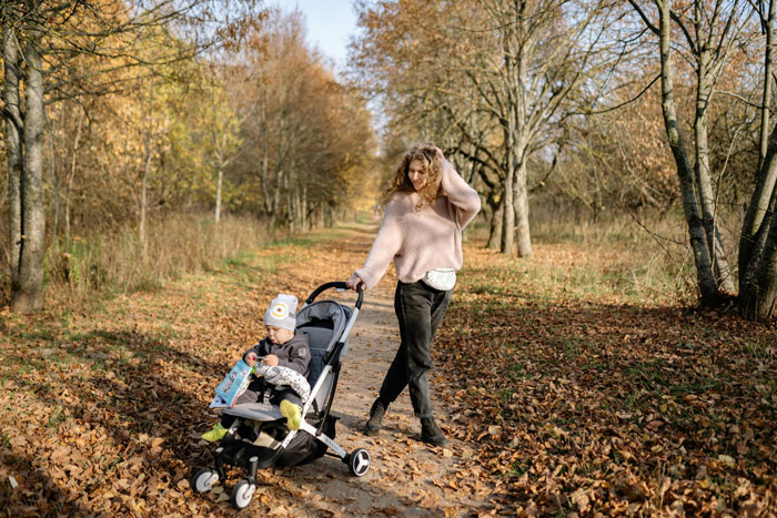 Sis Accuses Woman Of “Ruining Family Bonds” Because She Won’t Babysit Niece For A $25 Coupon Sis Accuses Woman Of “Ruining Family Bonds” Because She Won’t Babysit Niece For A $25 Coupon
