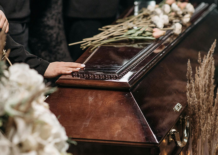 30 People Who Lost A Best Friend Shared What Happened