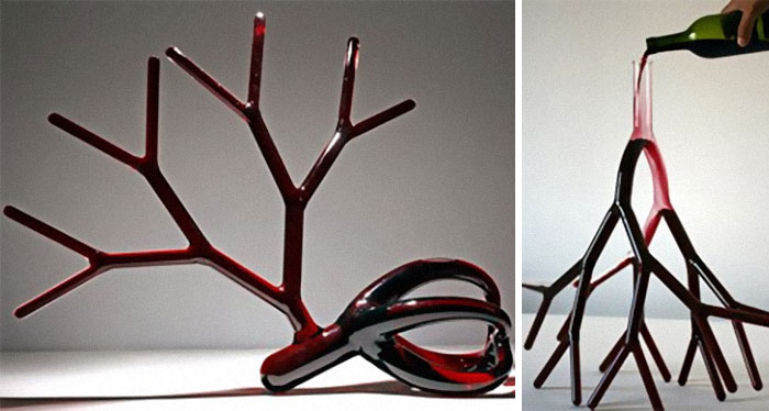 Wine holder shaped like a tree branch, highlighting a designer creation that will have to be cleaned after use.