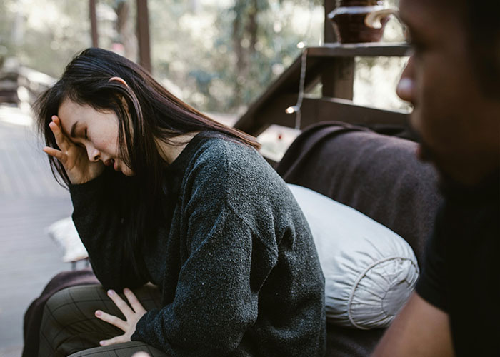 "A Homemade Piece Of Artwork": Guy Hates GF's Birthday Gift, Says It Makes Him Uncomfortable "A Homemade Piece Of Artwork": Guy Hates GF's Birthday Gift, Says It Makes Him Uncomfortable