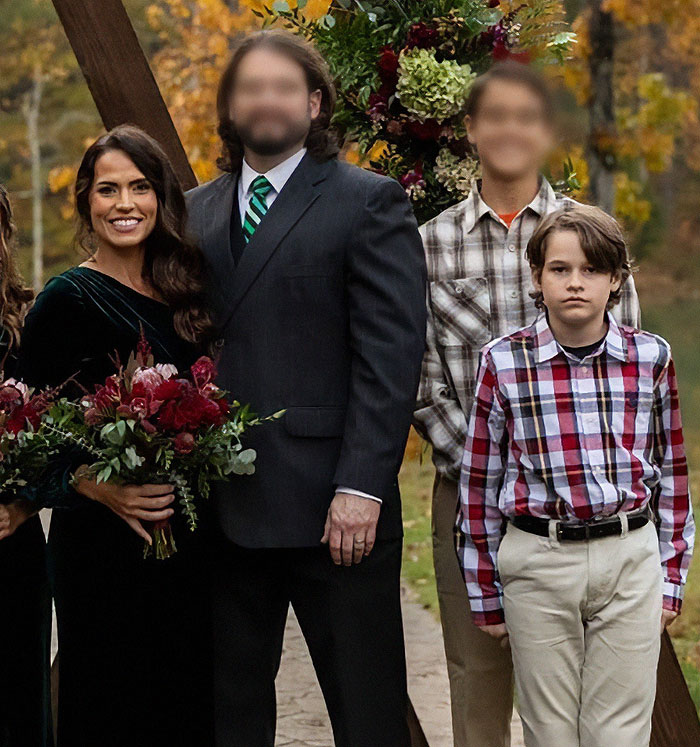 Mom Arrested For Letting 10-Year-Old Son Walk Alone, Community Raises Over $55k To Help Her