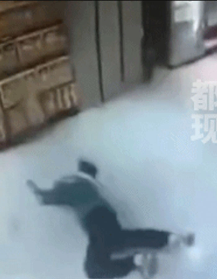 Mom Sparks Outrage For Seeking Compensation After 11YO Son Slipped And Fell At Supermarket