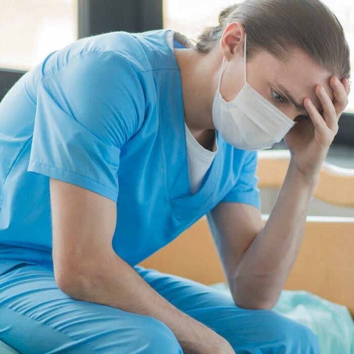 "Man, I Freaking Hate People": 35 Habits That Make Others Lose Their Cool