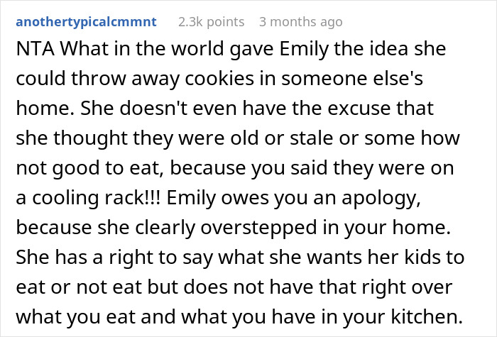 Reddit comment criticizing DIL for throwing away grandparent's cookies, sparking family tension. Reddit comment criticizing DIL for throwing away grandparent's cookies, sparking family tension.