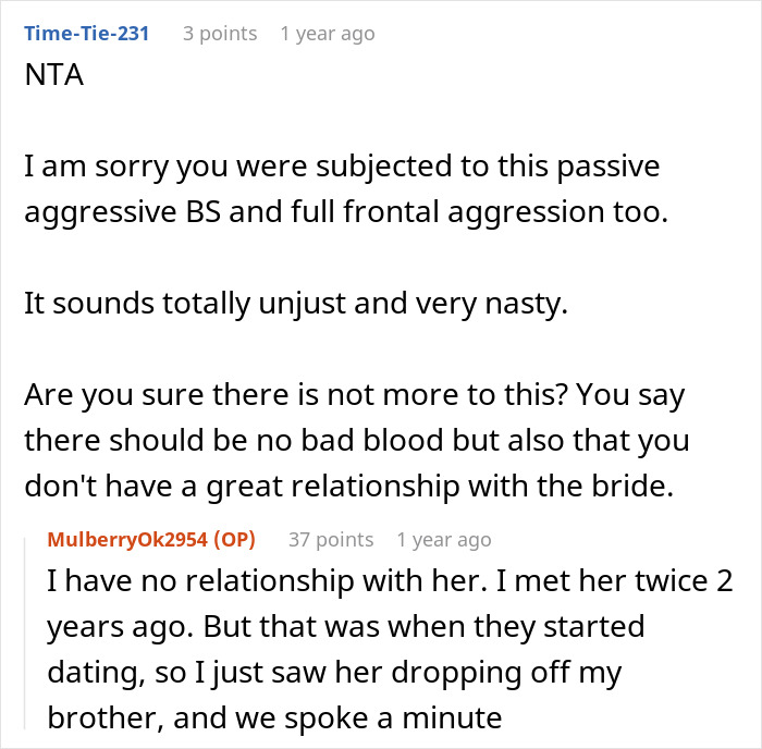 Reddit discussion about pantsuit outfit choice causing family issues at a wedding.