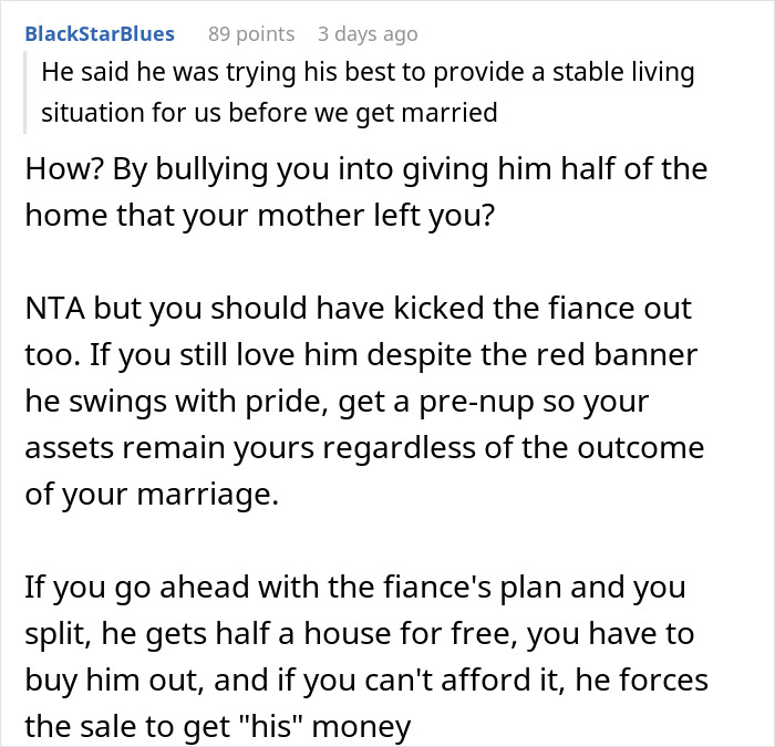 Reddit comment discussing a woman's refusal to share her house ownership with fianc&eacute;, mentioning prenup advice.