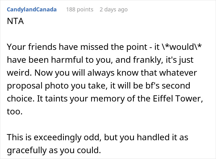 "Comment criticizing fake proposal in Paris, highlighting emotional impact and memory of the Eiffel Tower. "Comment criticizing fake proposal in Paris, highlighting emotional impact and memory of the Eiffel Tower.