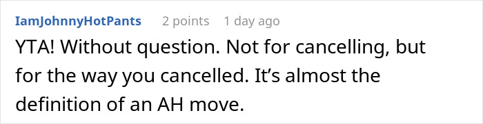 Screenshot of a comment criticizing a woman for canceling a family cruise at the last minute. Screenshot of a comment criticizing a woman for canceling a family cruise at the last minute.