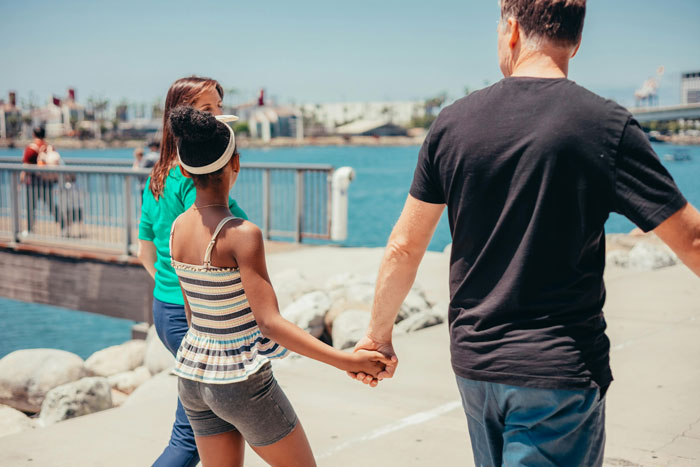 Teen Has To Shout About Her Period After Dad Keeps Hushing Down Her Requests To Go To Bathroom