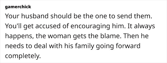 Couple Give Cold Shoulder To Relative For Sending Nudes To Wife, Receive Harsh Criticism From Family Couple Give Cold Shoulder To Relative For Sending Nudes To Wife, Receive Harsh Criticism From Family