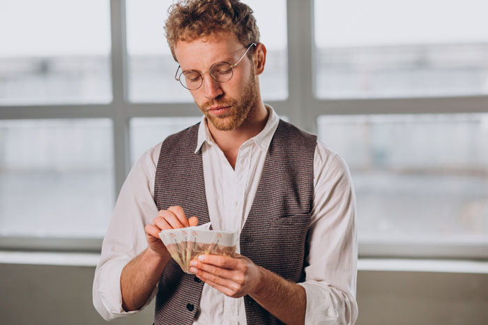 “My Husband Is Heartbroken”: Son Refuses To Pay Dad’s Bills After Harsh Punishment In His Teens “My Husband Is Heartbroken”: Son Refuses To Pay Dad’s Bills After Harsh Punishment In His Teens