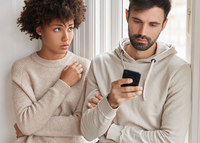 Person Confused Why GF Is So Upset He Took In His 11YO Sister, Kicks Her Out To Avoid More Drama