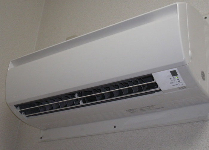 “Just A Screen”: 30 Parts Of Jobs The General Public Isn’t Supposed To Know About