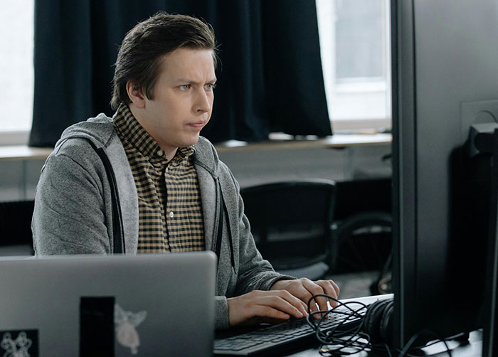 “Just A Screen”: 30 Parts Of Jobs The General Public Isn’t Supposed To Know About