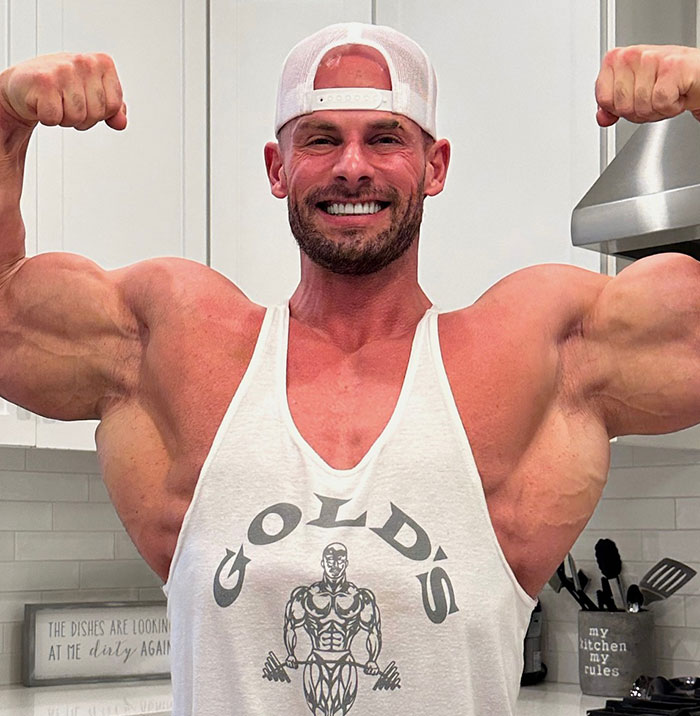 “Disgusting”: Bodybuilder Joey Swoll Slams OF Model For Grinding On Barbell In A Gym “Disgusting”: Bodybuilder Joey Swoll Slams OF Model For Grinding On Barbell In A Gym