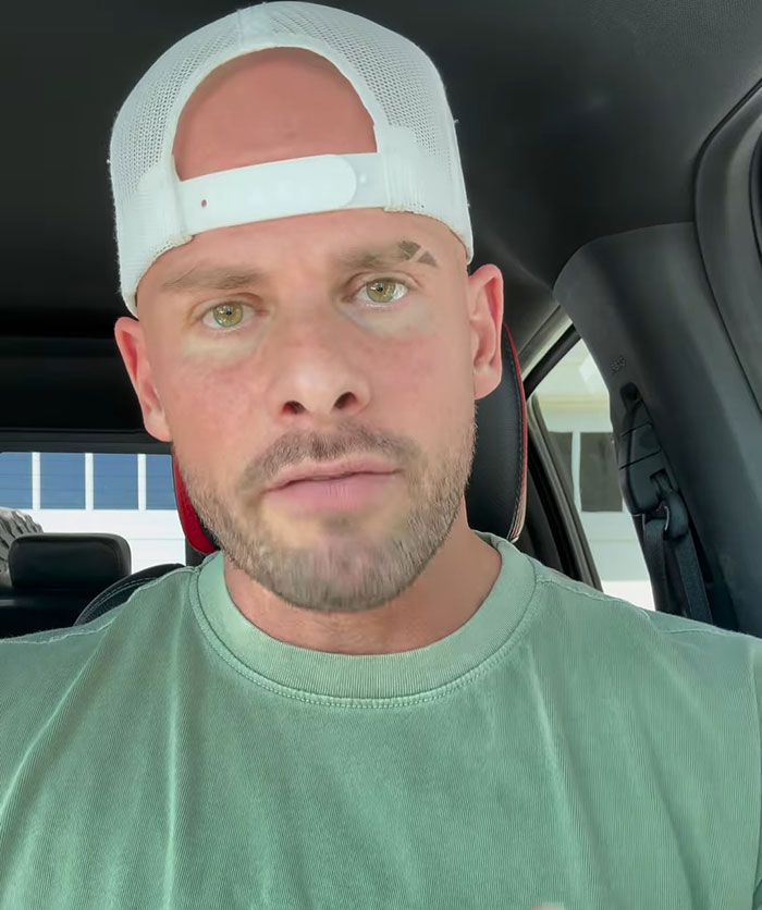 "Male Privilege": Man Interrupts Woman At The Gym To Use Punching Bag Himself, Sparks Outrage