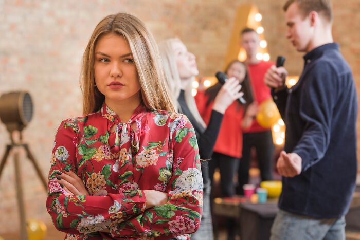 Wife&rsquo;s Had It Up To Here With Childish Hubby Treating Her Like A Servant, Ruining Fam Celebrations