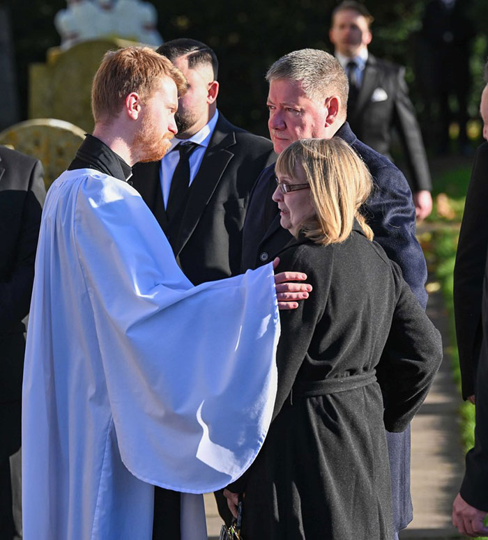 "Nobody Should Have To Bury Their Child": Fans Are Emotional Over Liam Payne's Funeral Photos