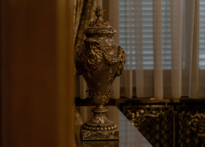 Woman Brings Out Her Husband's Ashes And Bursts Into Tears After Rude Guy's Demands