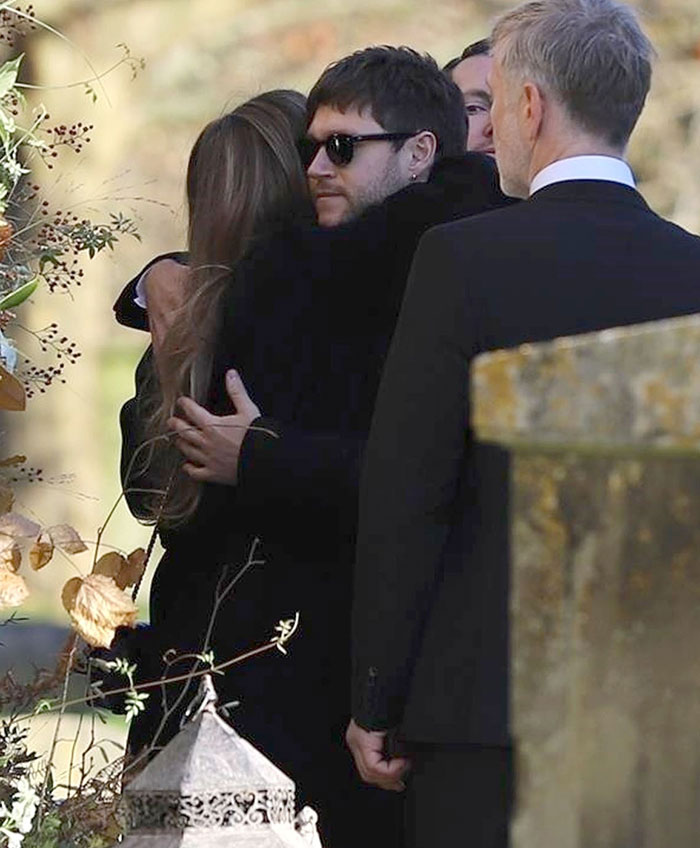 "Nobody Should Have To Bury Their Child": Fans Are Emotional Over Liam Payne's Funeral Photos