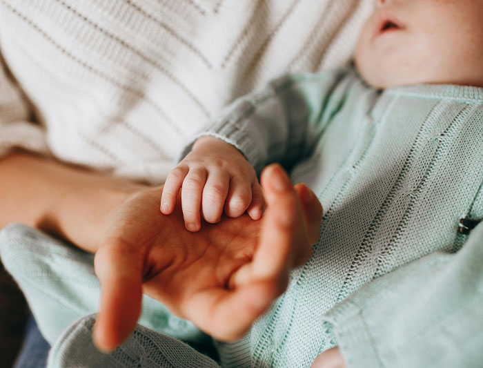 Woman Rejects Girl As She&rsquo;s Not Her Biological Niece, Is Annoyed Her Parents Kept Her