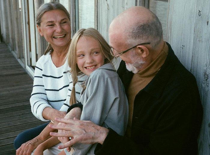 Woman Rejects Girl As She&rsquo;s Not Her Biological Niece, Is Annoyed Her Parents Kept Her