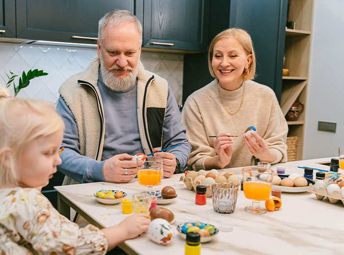 Woman Rejects Girl As She&rsquo;s Not Her Biological Niece, Is Annoyed Her Parents Kept Her