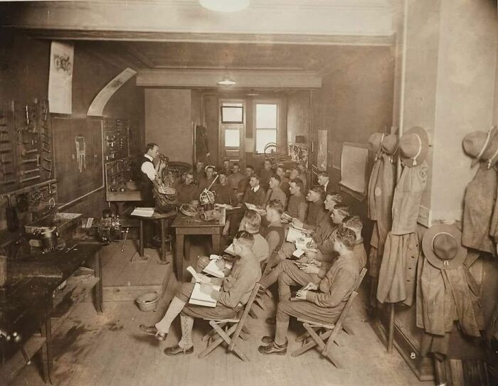 Escuela Harley-Davidson de Mecánica de Motocicletas, 1917