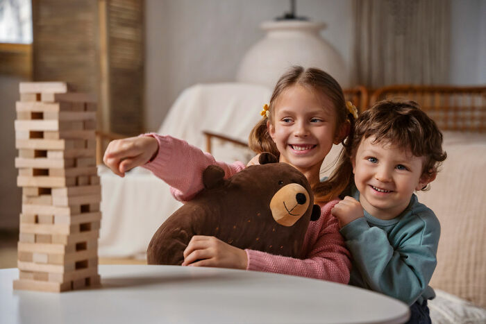 Woman Hates Living According To Husband&rsquo;s Selfish Ex&rsquo;s Schedule, Plans To Give Hubby Ultimatum 