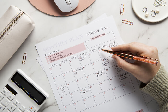 Woman Hates Living According To Husband&rsquo;s Selfish Ex&rsquo;s Schedule, Plans To Give Hubby Ultimatum 