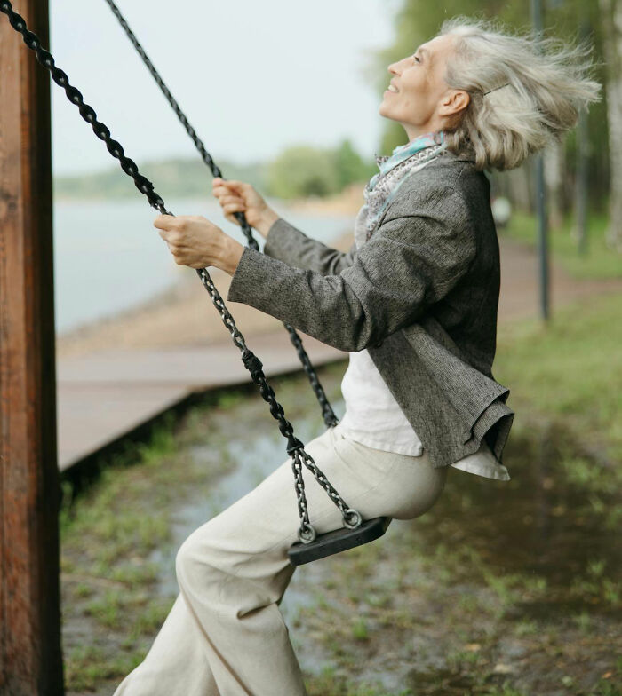 30 Older Adults Reveal The "Lies" About Aging That No One Talks About