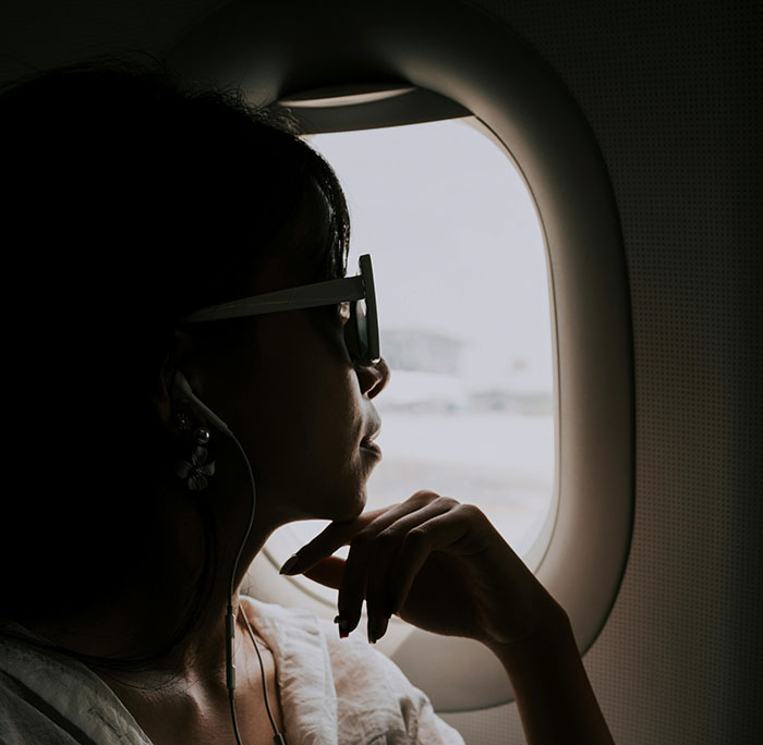 “I Paid Extra To Have This Specific Seat”: Woman With Lupus Refuses To Hand Kid Her Window Seat “I Paid Extra To Have This Specific Seat”: Woman With Lupus Refuses To Hand Kid Her Window Seat