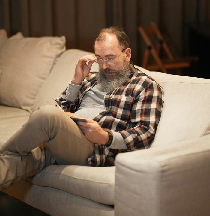 30 Older Adults Reveal The "Lies" About Aging That No One Talks About