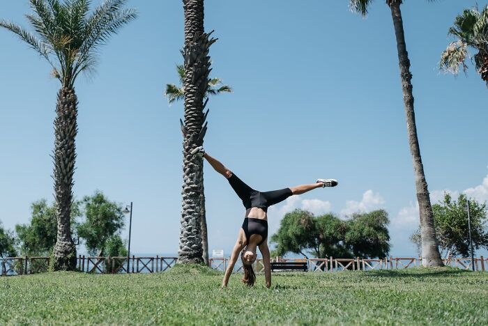 30 Older Adults Reveal The "Lies" About Aging That No One Talks About