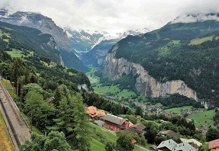 “Commit Some Crimes, Go To Prison”: 40 People Share Where They Would Move To If Given The Chance