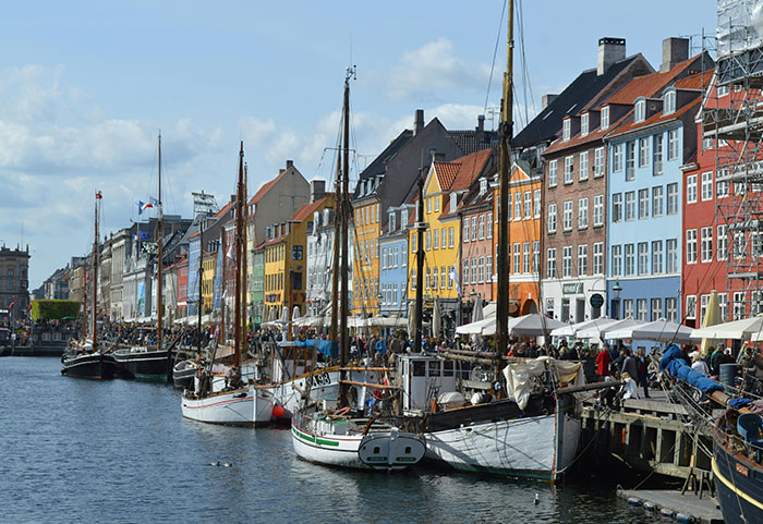 “Commit Some Crimes, Go To Prison”: 40 People Share Where They Would Move To If Given The Chance