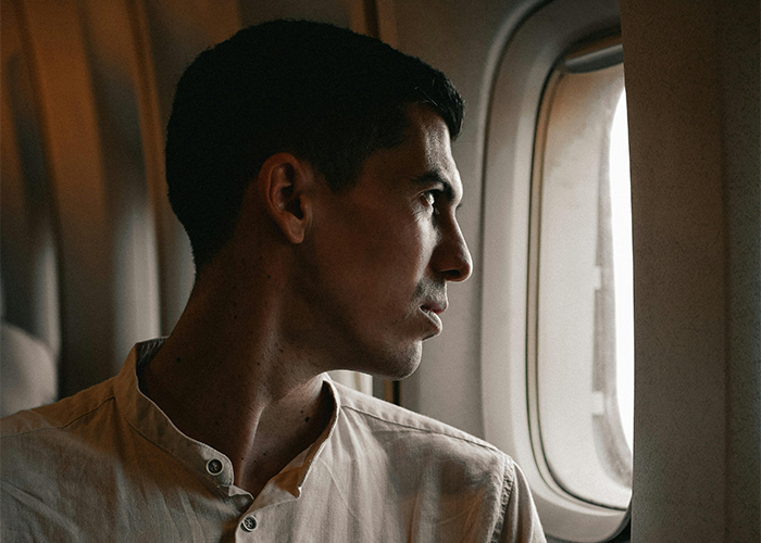 Man Outsmarts Karen Who Takes His Seat, Watches Embarrassing 20-Minute Tantrum That Follows