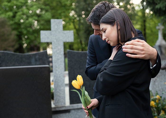 Aunts Feel Entitled To Inheritance: &ldquo;She Assumed We Would Share&rdquo;