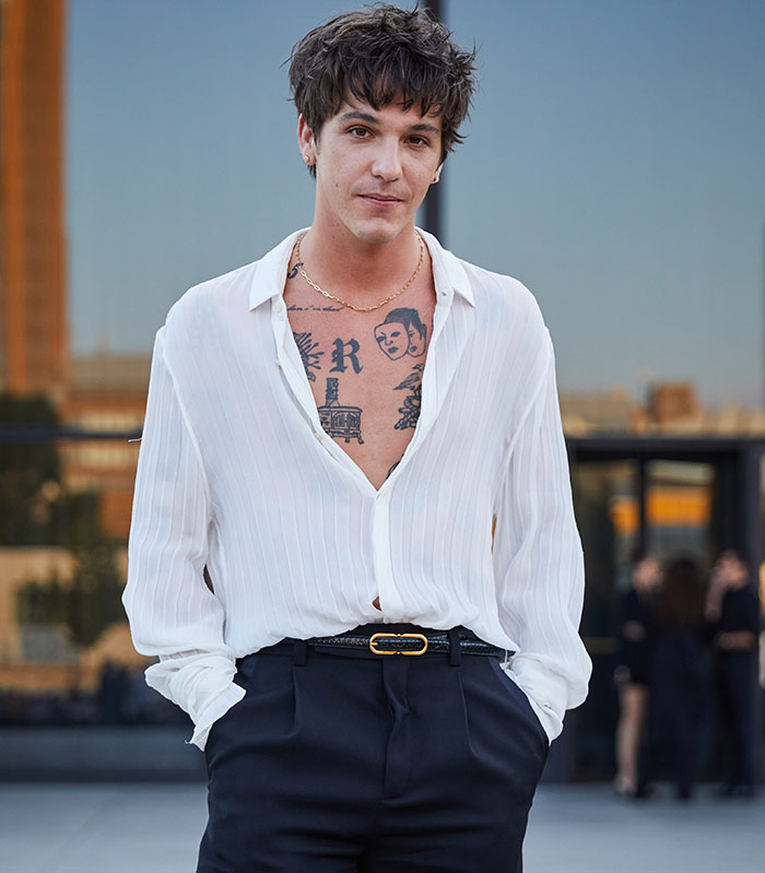 Harry Styles Crowned People’s “Sexiest Musician Alive”, Runner-Up Slammed Over “Sore Loser” Rant Harry Styles Crowned People’s “Sexiest Musician Alive”, Runner-Up Slammed Over “Sore Loser” Rant