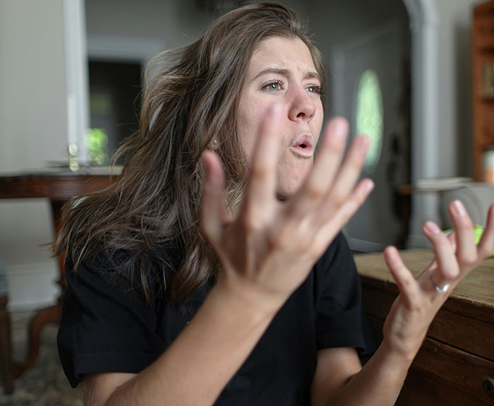 Woman Throws A 40-Minute Fit And Colleague Listens To It All, Gets Her Fired Woman Throws A 40-Minute Fit And Colleague Listens To It All, Gets Her Fired