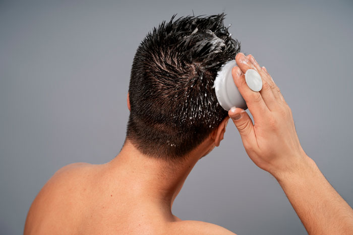 "I Can Smell It From Here": Man Who Hasn't Used Shampoo For 8 Years Reveals Remarkable Results "I Can Smell It From Here": Man Who Hasn't Used Shampoo For 8 Years Reveals Remarkable Results