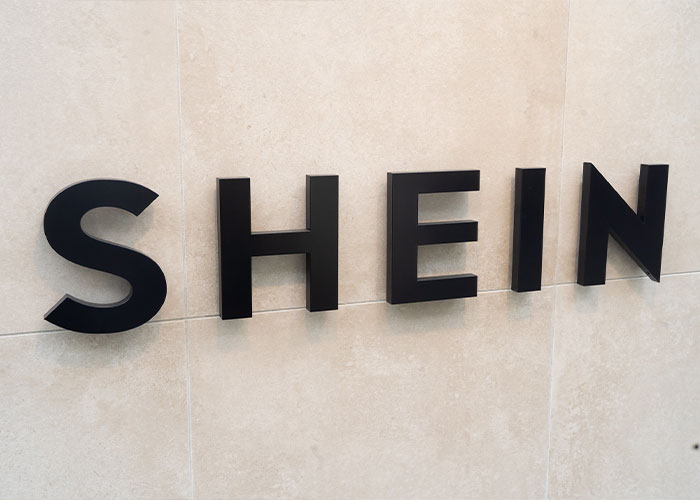 Woman Discovers A Tracker Sewn Inside The Overalls She Bought From Shein, Goes To The Police