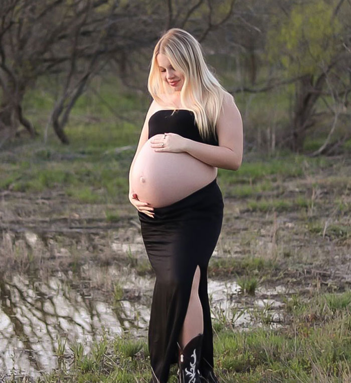 Teen Mom Who Became Pregnant At 13 Moves The Internet To Tears With College Application