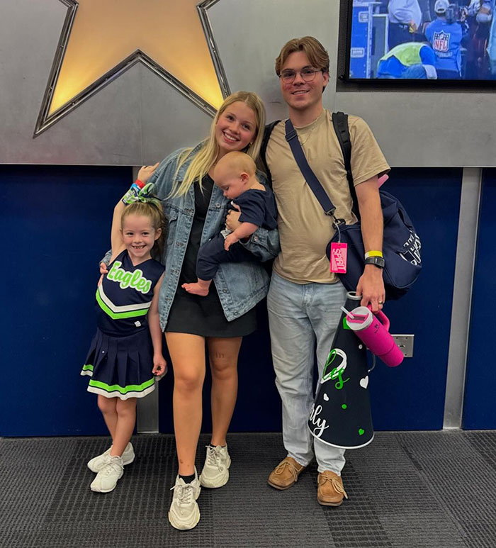 Teen Mom Who Became Pregnant At 13 Moves The Internet To Tears With College Application