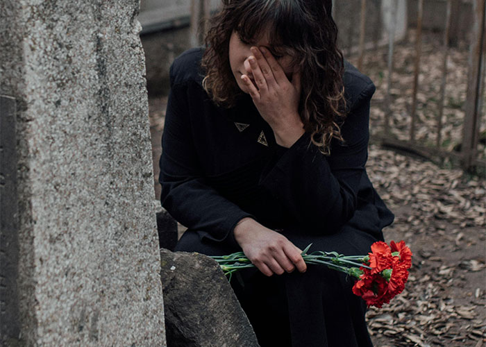 “It Still Hurts”: 50 Experiences That Broke People’s Hearts Into A Million Pieces