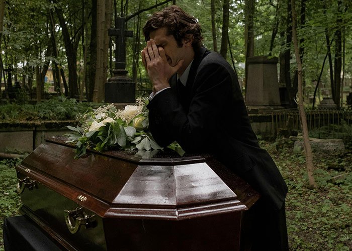 “It Still Hurts”: 50 Experiences That Broke People’s Hearts Into A Million Pieces